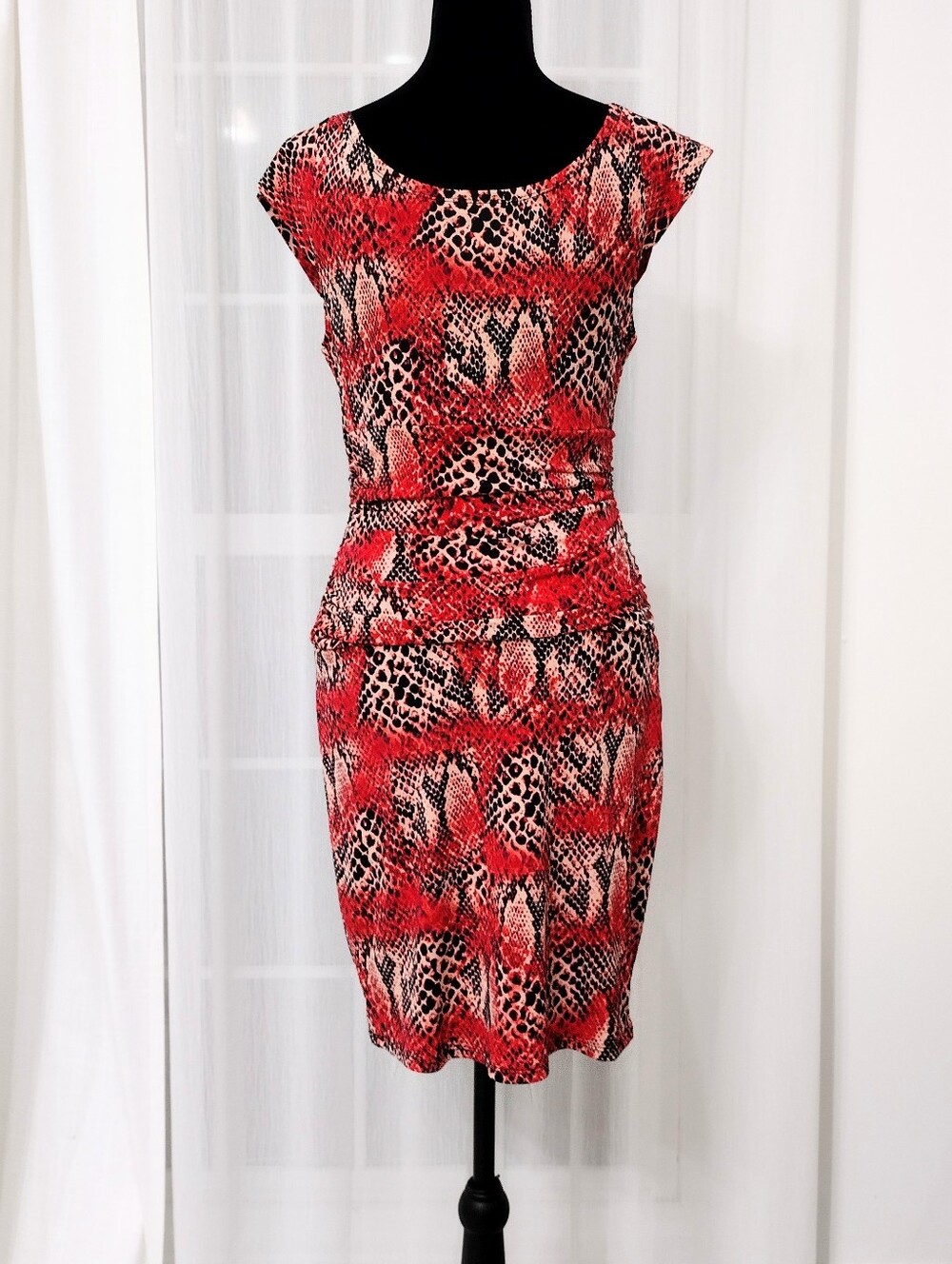 Is on Bison Sz S Red Snake-Print Cap-Sleeve Sheath Dress